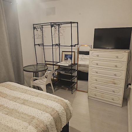 Private Room To Rent Мидлтон Экстерьер фото